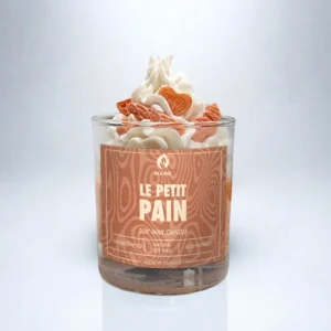 ALKIDO LE PETIT PAIN Soy Wax Candle with whipped topping and bread decor, in a glass jar on a soft gradient background